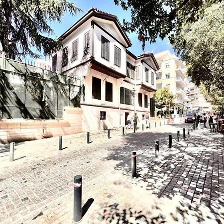 Appartamento Retro Boutique Apt W Balcony In Historical Area Salonicco Esterno foto