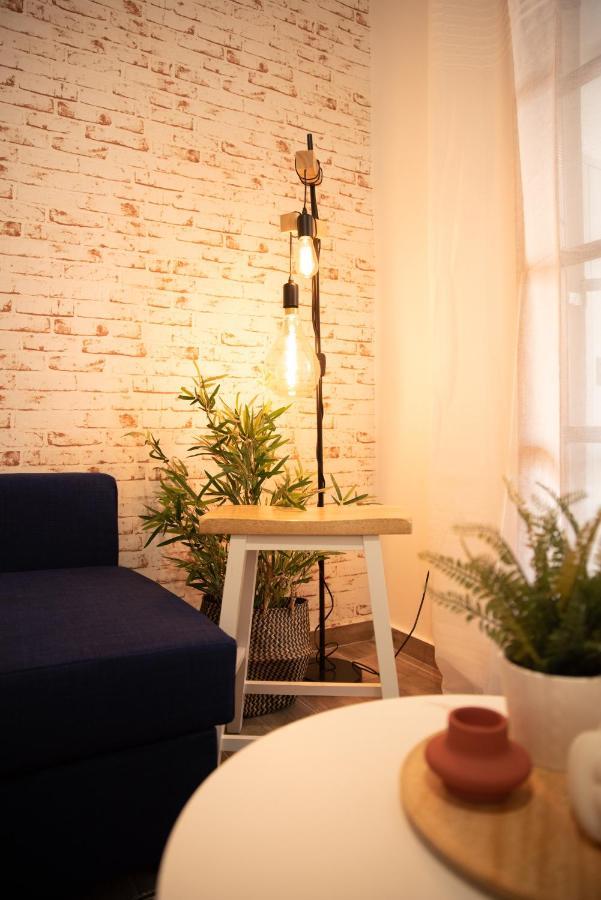 Appartamento Retro Boutique Apt W Balcony In Historical Area Salonicco Esterno foto