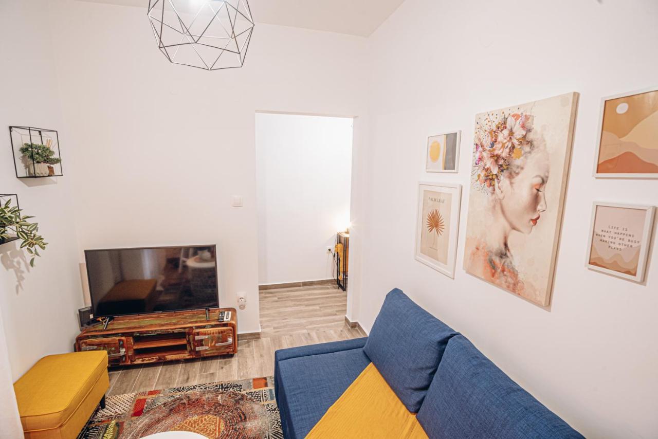 Appartamento Retro Boutique Apt W Balcony In Historical Area Salonicco Esterno foto